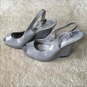 Sz 6.5 Gray Patent Women's Bakers Wedges